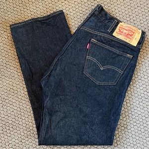 Men’s 501 Levi’s 38 x 32, never worn.